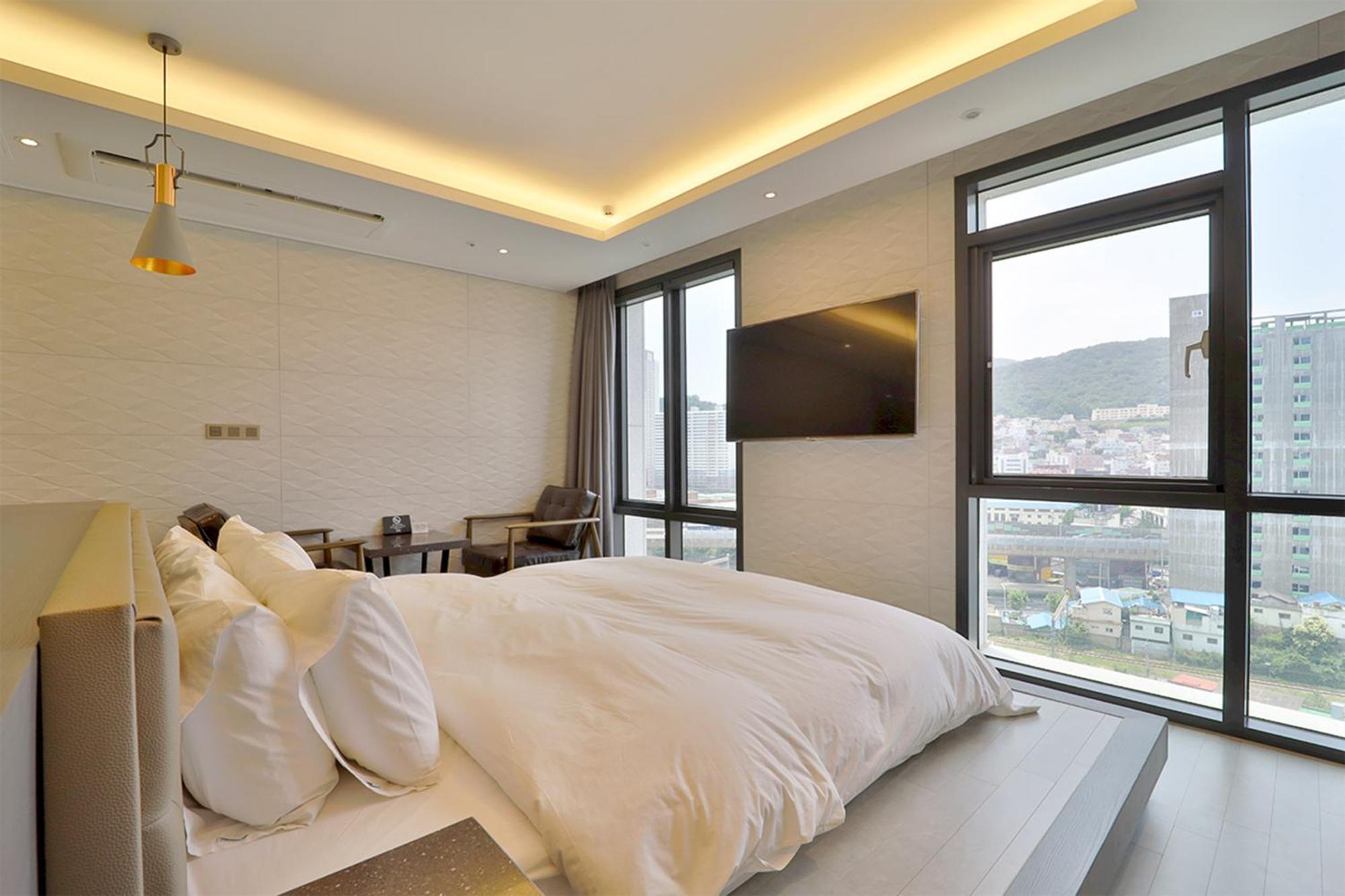 ยูนา โฮเต็ล บิสซิเนส Hotel ปูซาน ภายนอก รูปภาพ